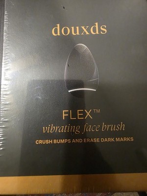 DERMA LUXE ADVANCED CLEANING SYSTEM 2 SPEED 4 CLEANSING HEADS NEW IN BOX