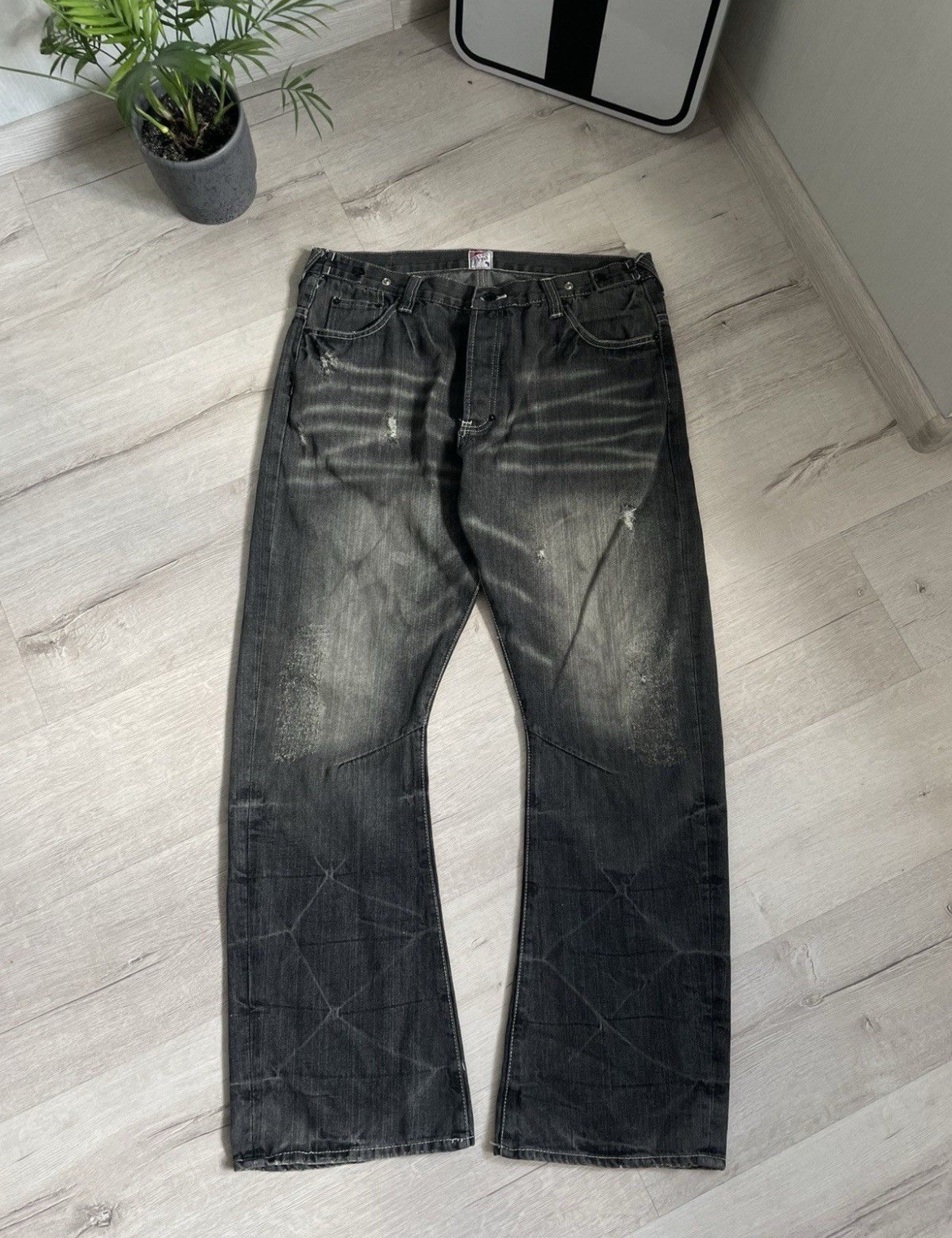 Picture 3 of 15