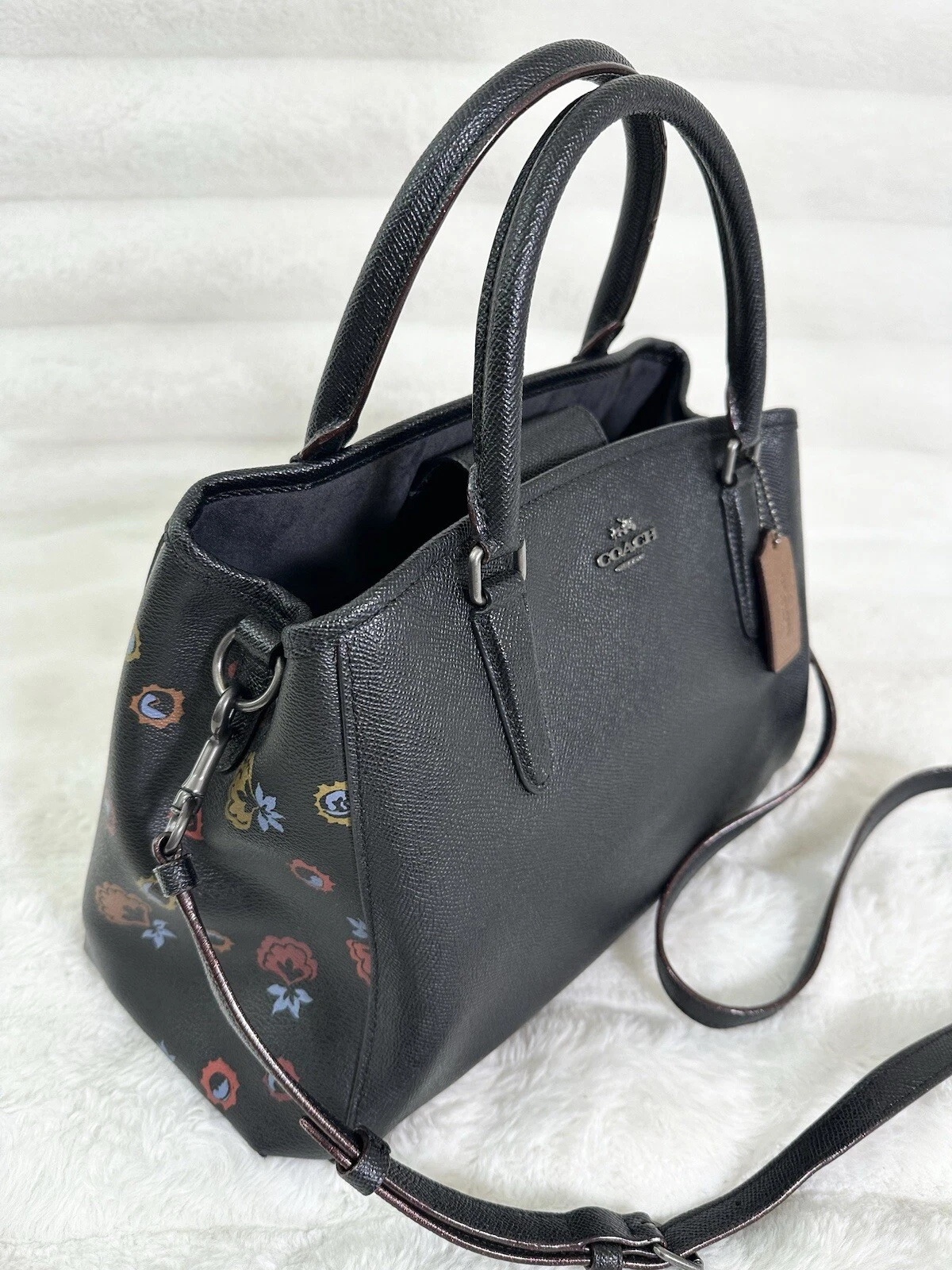 Coach F24374 Margot Carryall in pelle nera con stampa floreale us intime ottimeioni