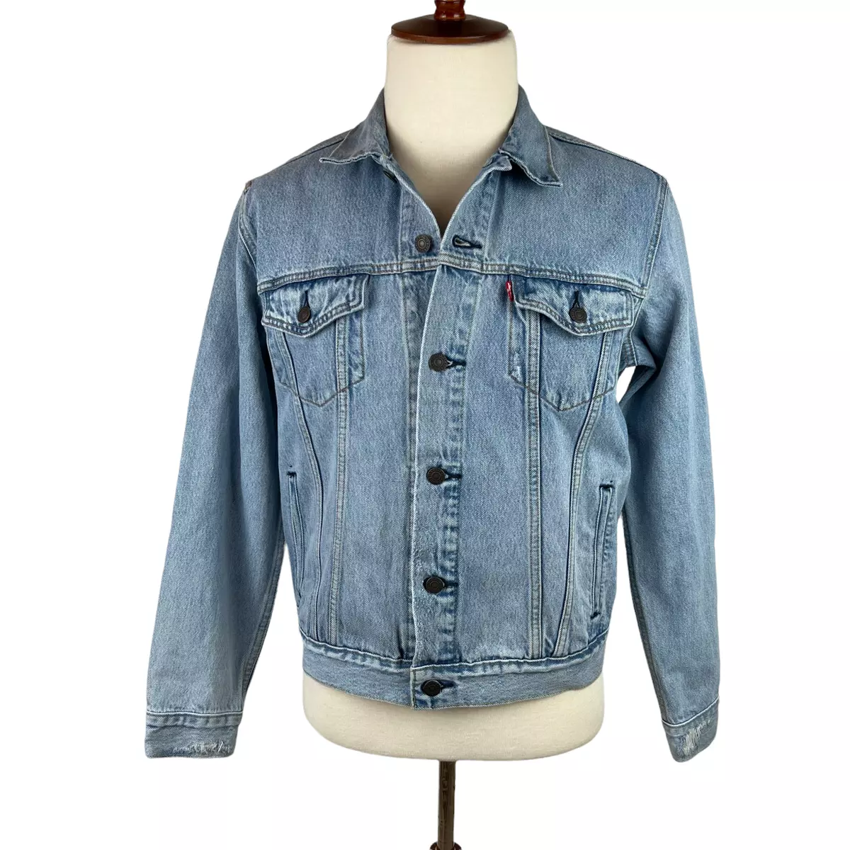 Look FRESH in this Levi's Men's Trucker Jacket? #Levi's - YouTube