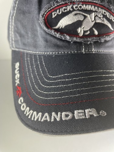 Duck Commander Duck Dynasty Navy Hat Cap Tattered Patch Free Ship Hunting NWT - Picture 7 of 12