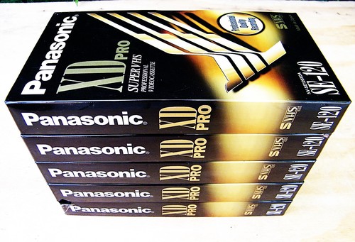 Konvolut 14 Kassetten (9 S-VHS & 5 VHS) - Panasonic XD PRO, Maxell XR-S Black, JVC - Bild 10 von 12