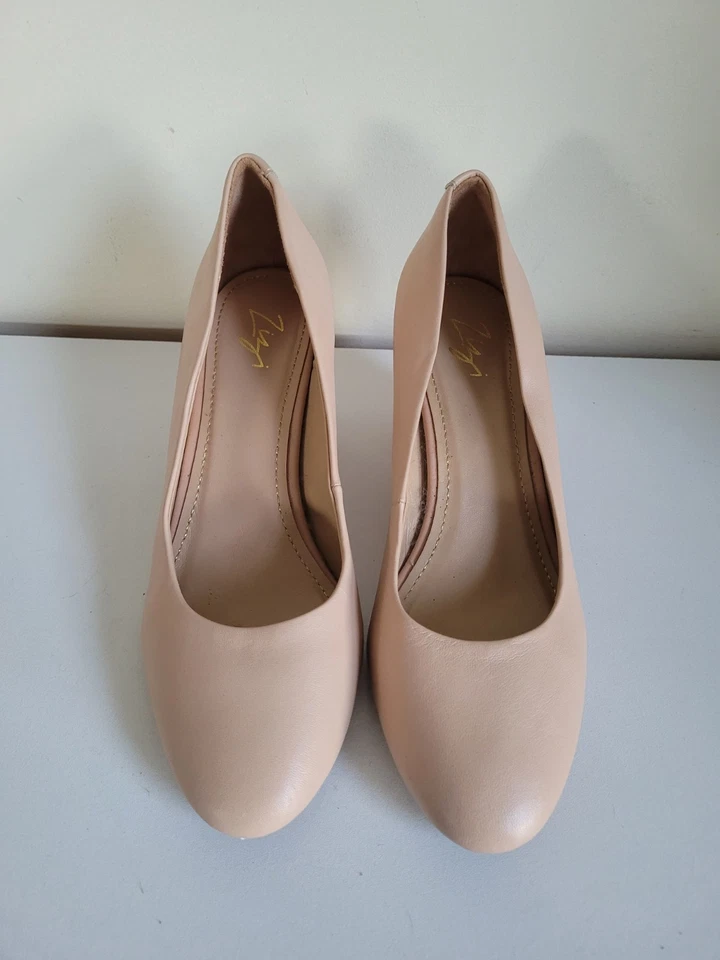 Zizi by Florsheim size 39 nude leather shoes with heel pumps - image 2 of 4