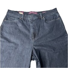 Gloria Vanderbilt Amanda Tapered Leg Classic Rise Jean Size 18 Average NWT Blue