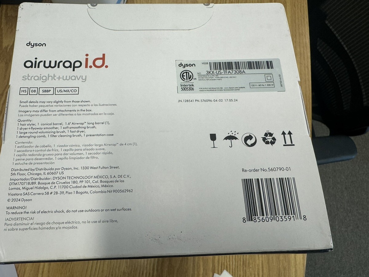 Dyson Airwrap i.d.™ multi-styler and dryer Straight+Wavy Dyson Airwrap i.d.™ multi-styler and dryer Straight+Wavy