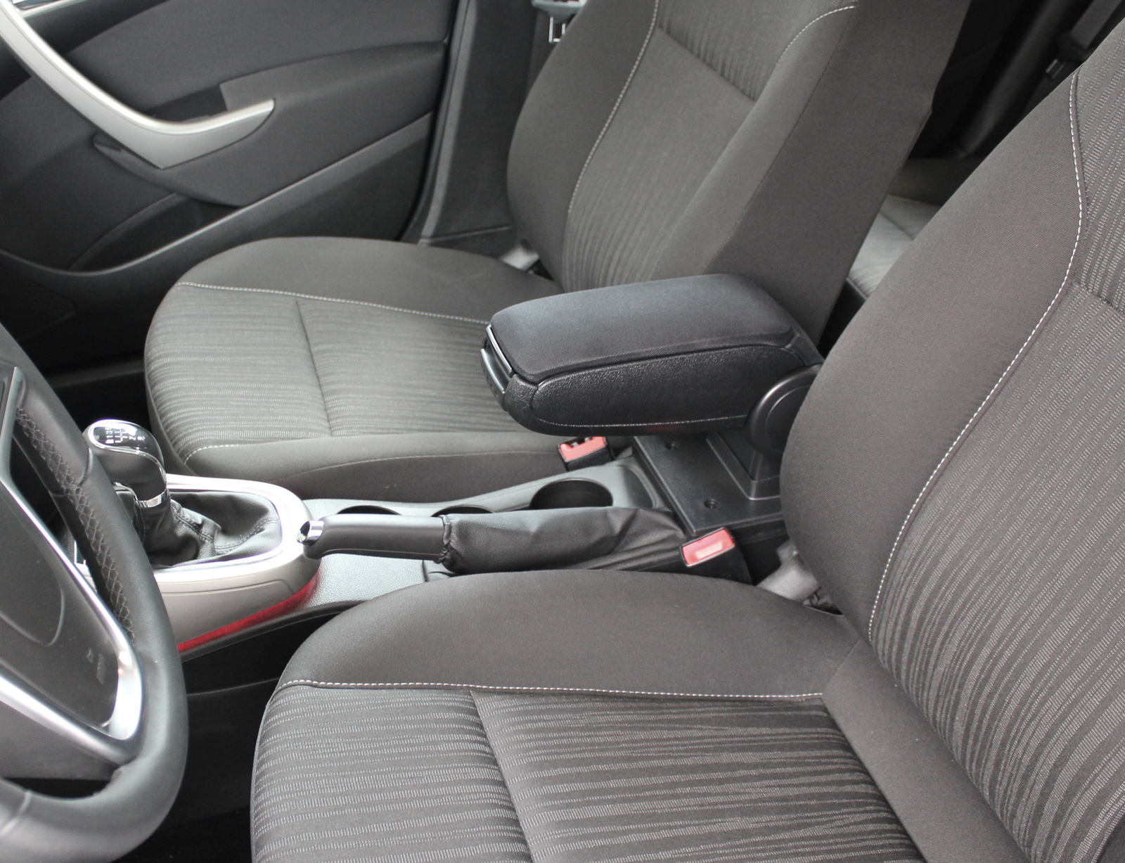 Accoudoir Opel Astra J de qualité premium finitions cuir noir pour habitacle élégant