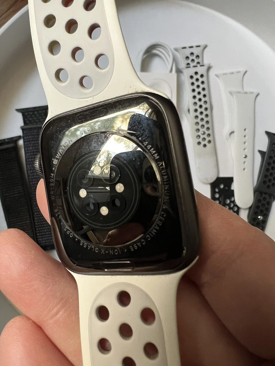 Apple Watch Nike Series 6 GPS + Cellular, 44mm Space Gray Aluminum