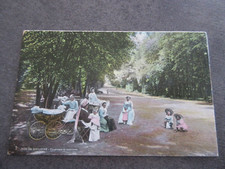 C. P. ancienne animée BOIS DE BOULOGNE 1906 Un groupe de nourrices Bébés Landau
