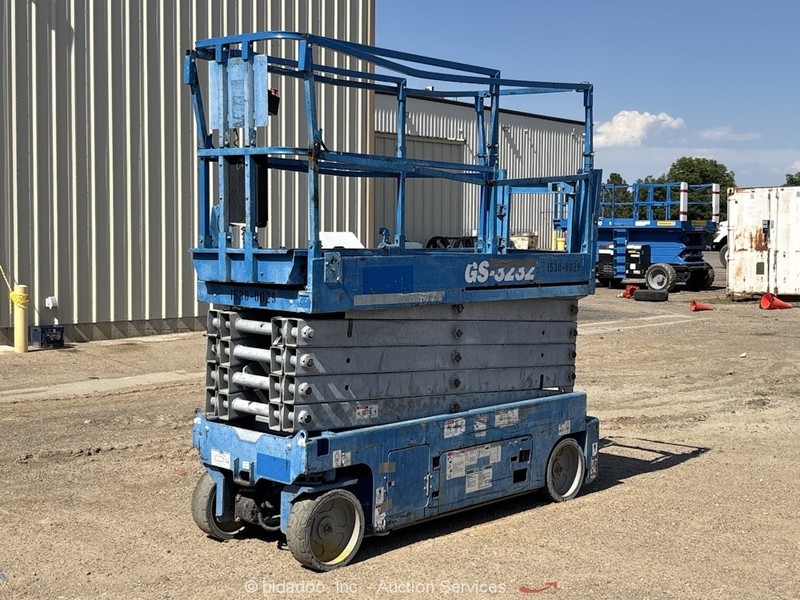 2016 Genie GS-3232 32' Electric Scissor Lift Man Aerial Platform -Parts/Repair