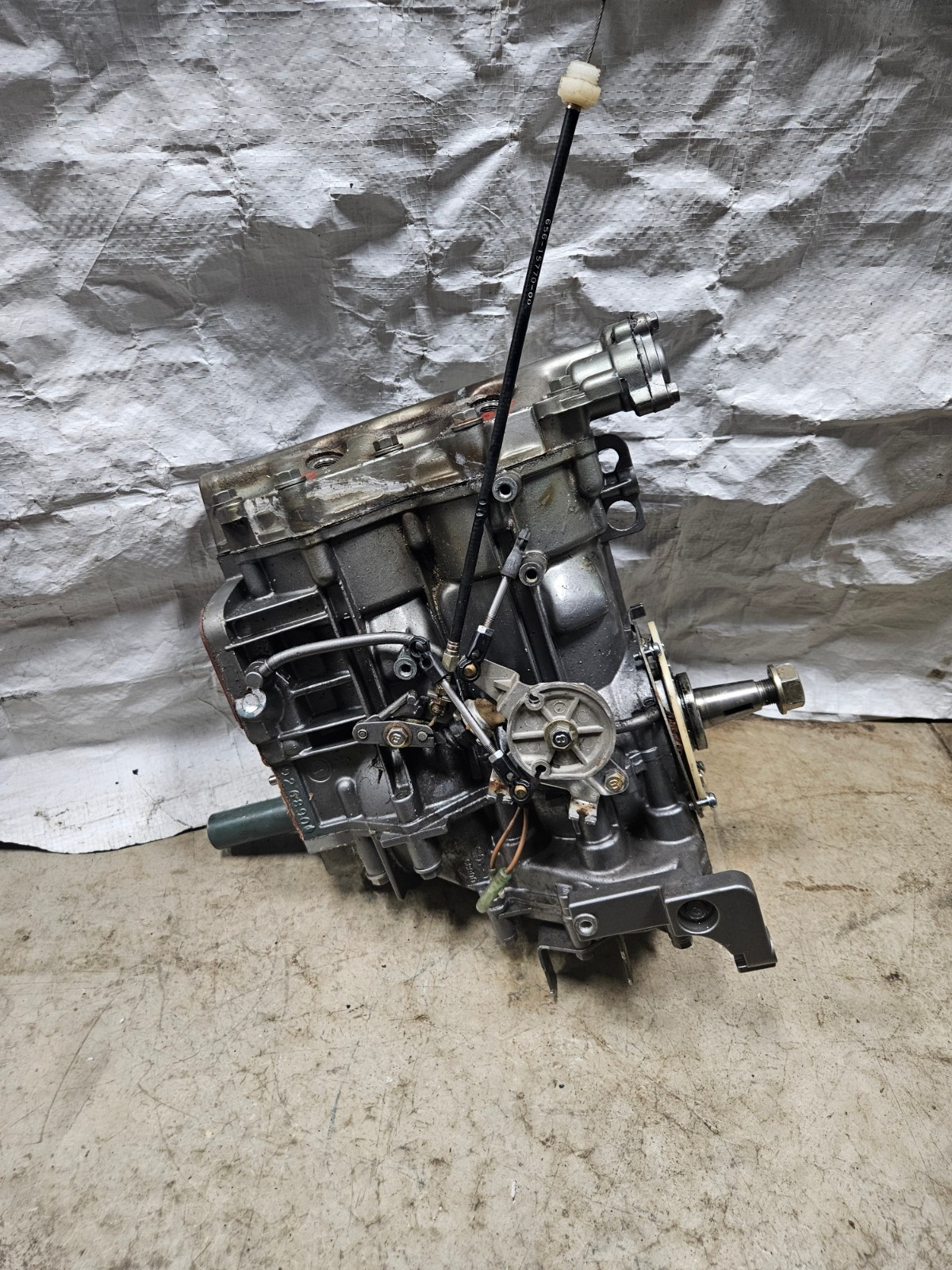 NEEDS REBUILD OEM Mariner 30hp Powerhead 9371M 9068M Freshwater 30 130 PSI