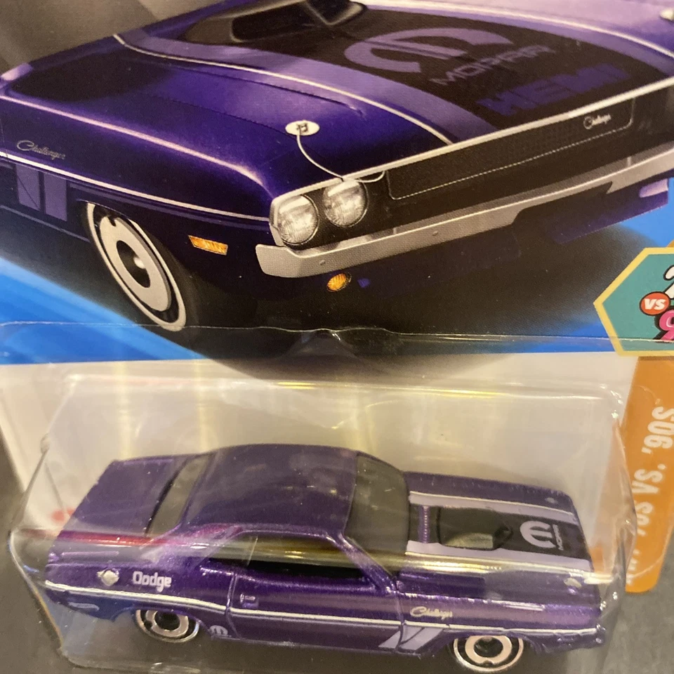 Dodge Hemi Challenger MOPAR A4 púrpura Hot Wheels 2025 HW: años 70 vs. 90 10/10 Foto 4 de 4