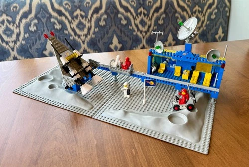 LEGO Classic Space 6970 Beta I Command Base 100% Complete - Vintage
