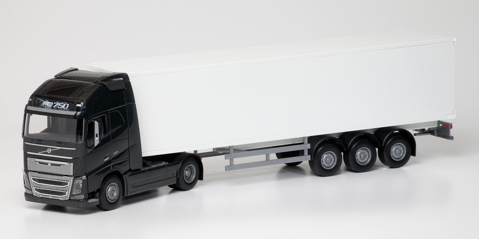 Cadeau modélisme : Camion EMEK Volvo FH16 750 échelle 1/25 pour passionné de route