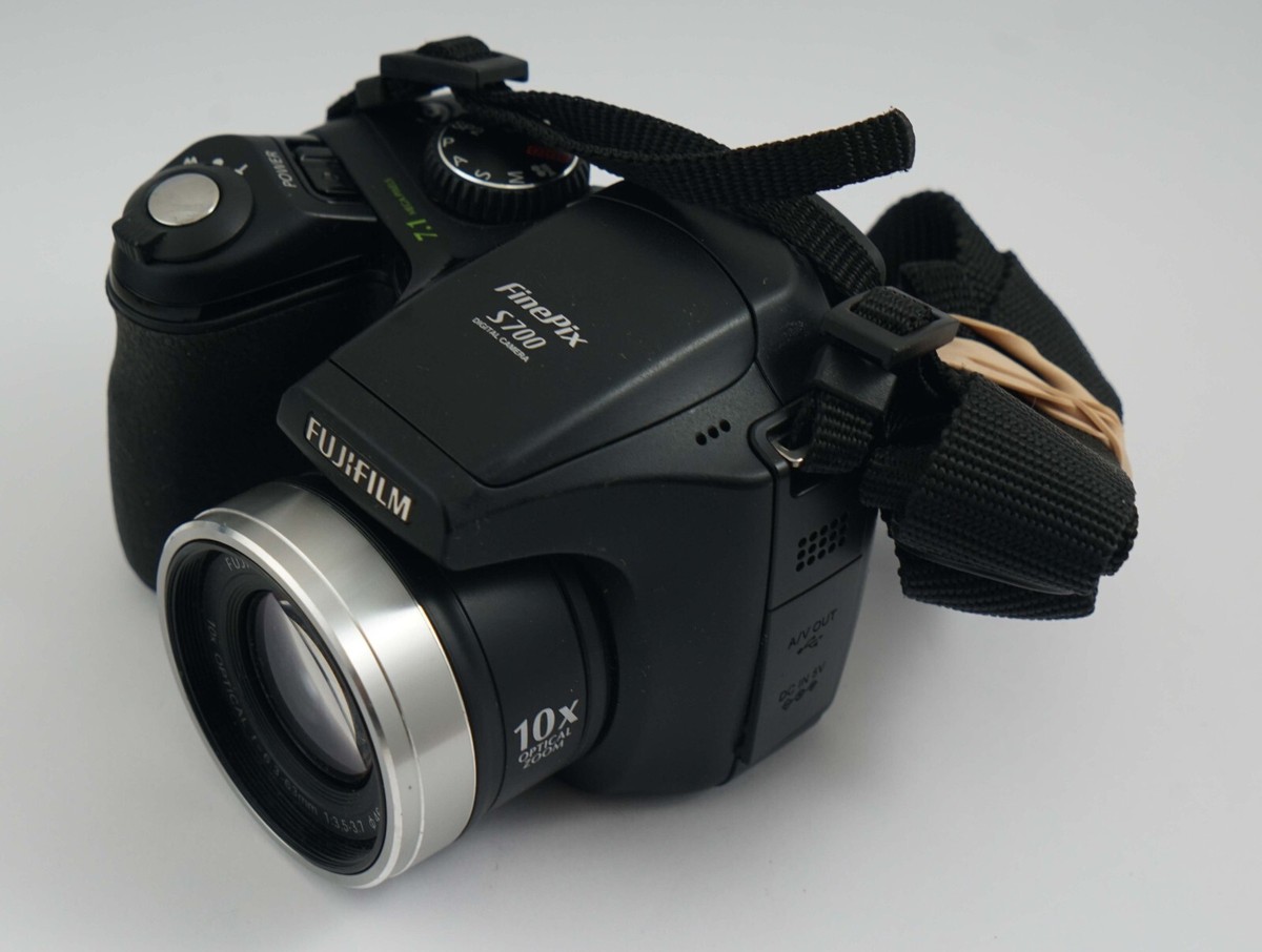 Fujifilm FinePix S Series S700 7.1MP Digital Camera - PLEASE