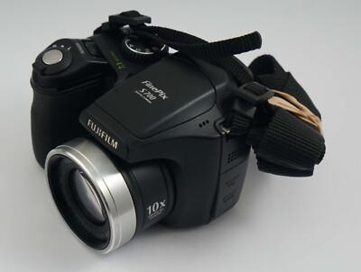 Fujifilm FinePix S Series S700 7.1MP Digital Camera - PLEASE READ