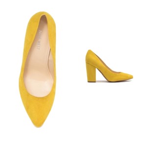 nine west yellow pumps