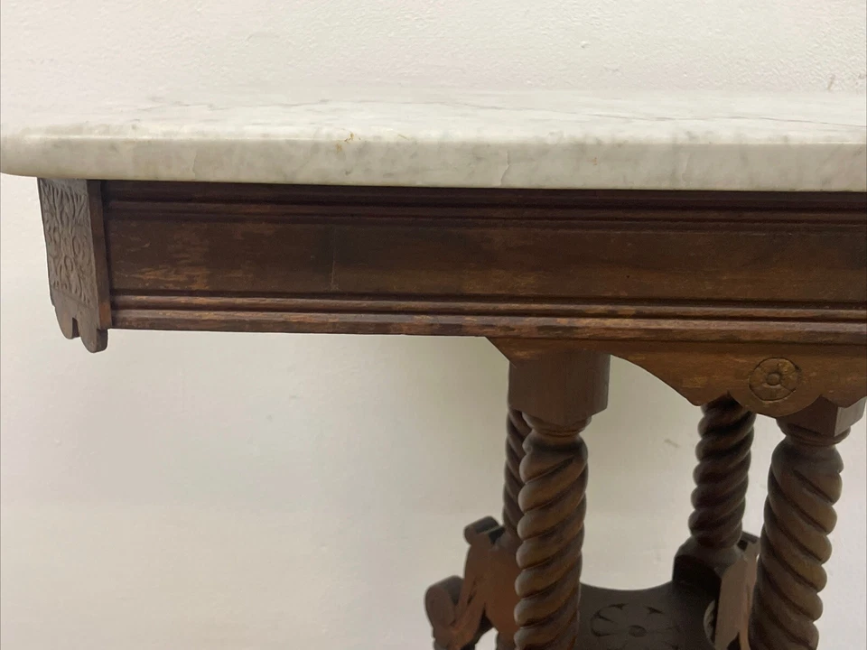 "Lámpara de mesa victoriana de mármol nogal 30 1/2"" X 18"" X 26""" Foto 4 de 4