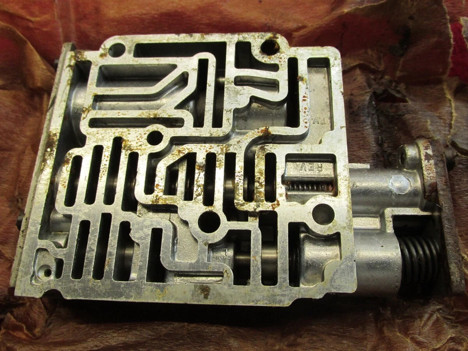 NUEVO 1950 50 PONTIAC CHIEFTAIN STREAMLINER CATALINA CUERPO DE VÁLVULA DE TRANSMISIÓN "D50" Foto 4 de 4