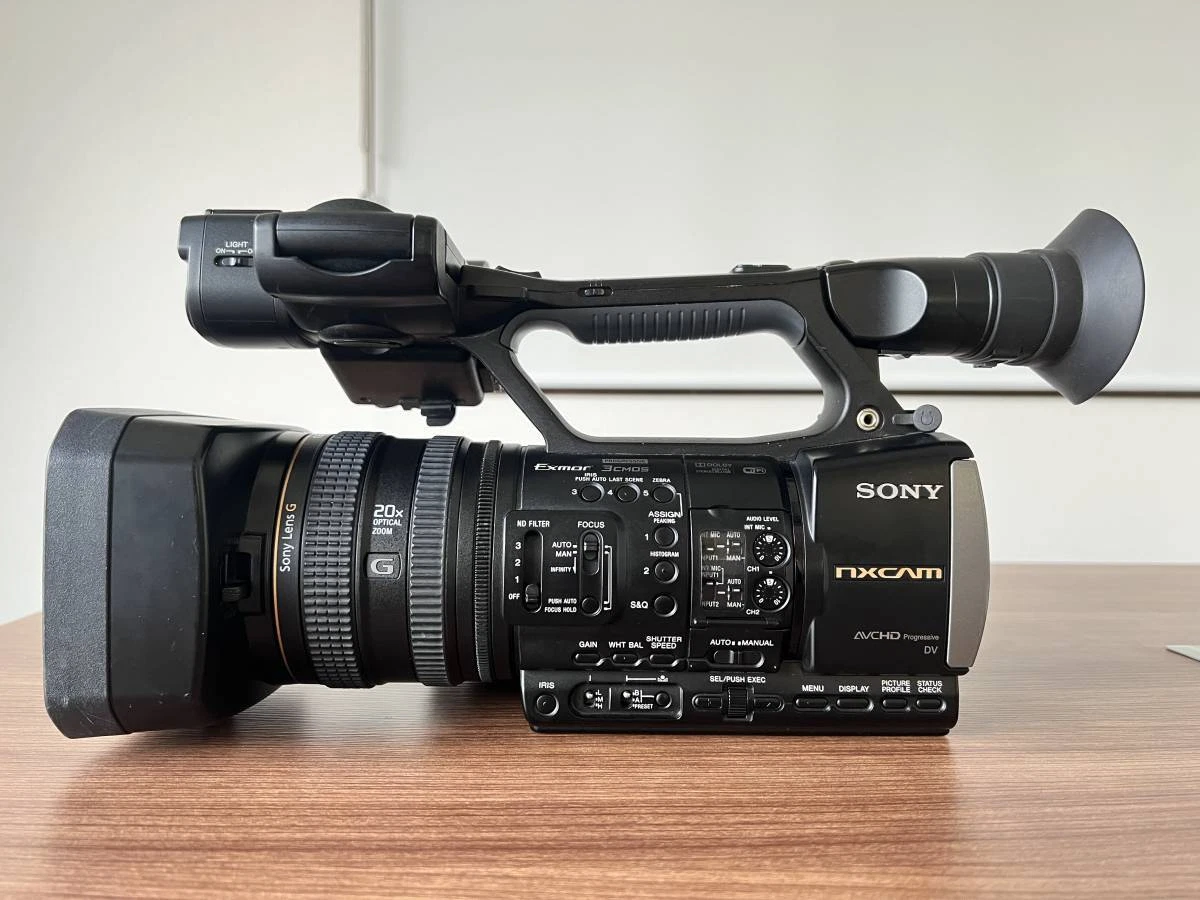 Sony HXR-NX3 NXCAM Professional Handheld Camcorder used from japan