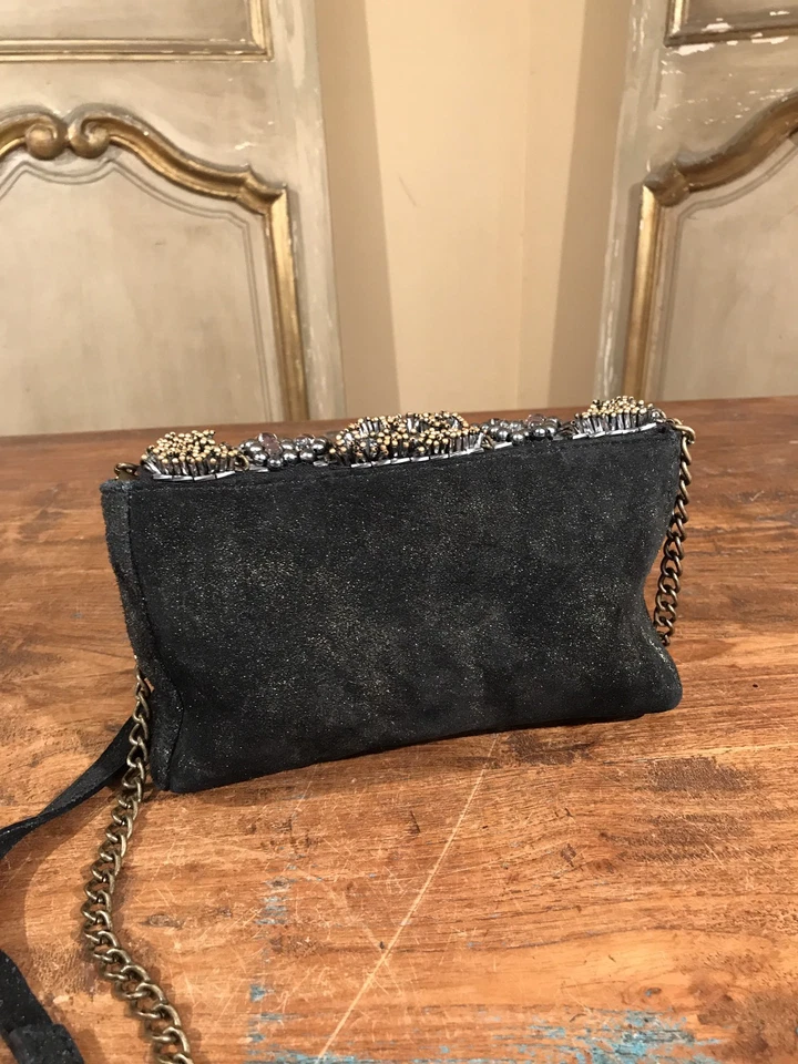 Cartera bandolera Anthropologie Jasper & Jeera con tachuelas para mujer  Foto 3 de 4