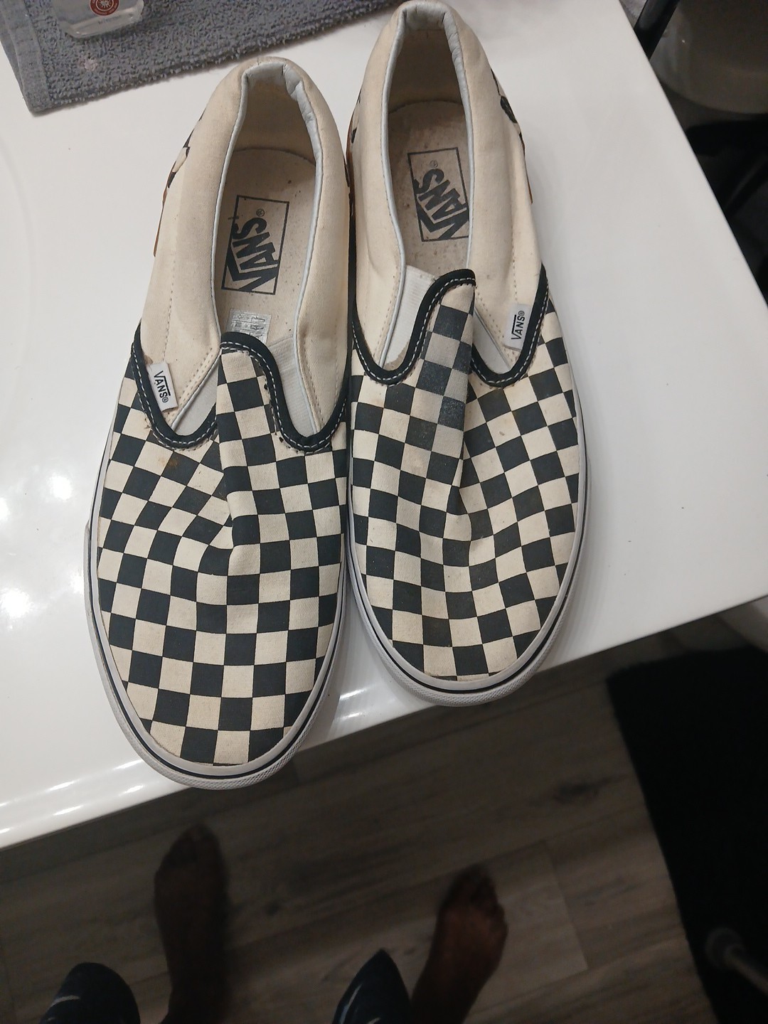 vans oldschool slipons no shoe strings. - image 1