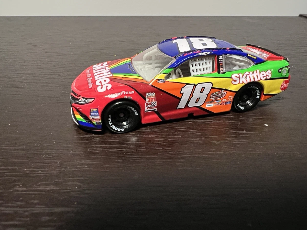 Action Kyle Busch Diecast Racing Cars 2018 Vehicle Year for sale