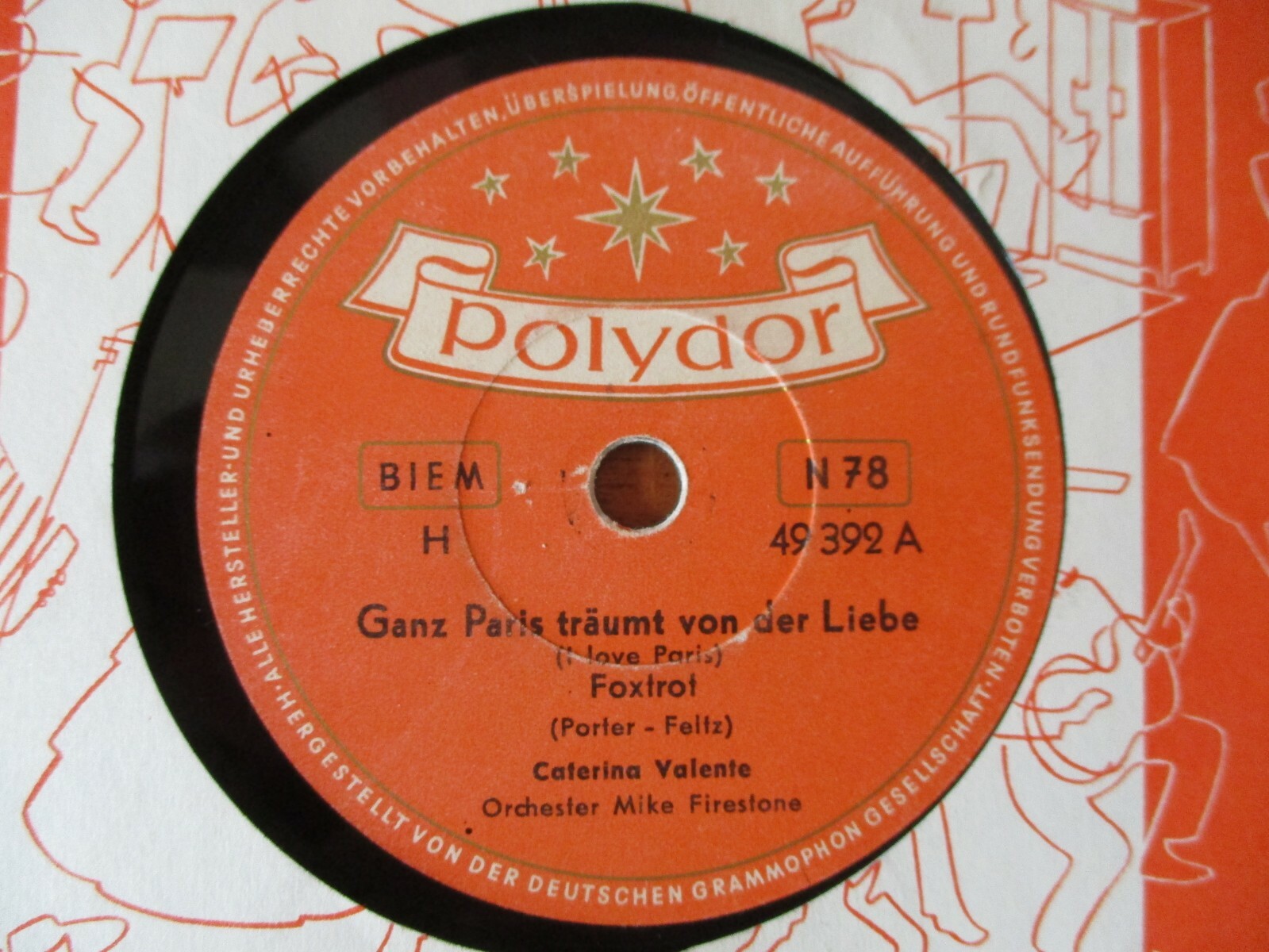 Ganz Paris Träumt Von Der Liebe Text Caterina Valente, Ganz Paris träumt von der Liebe,Wenn es Nacht wird