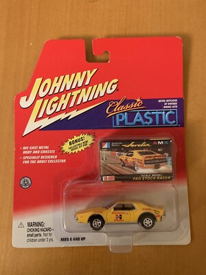 Johnny Lightning Classic Plastic 1972 '72  AMC Javelin AMX Yellow Diecast 1/64