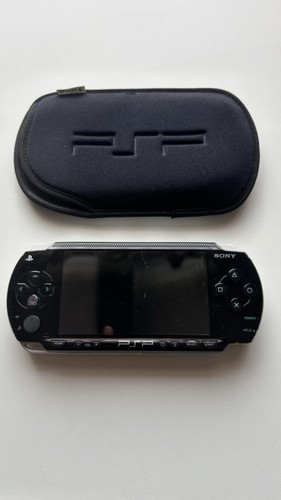 Sony PSP Schwarz Konsole-1004 Funktionsfähig- Mit Ladekabel Und Schutztasche