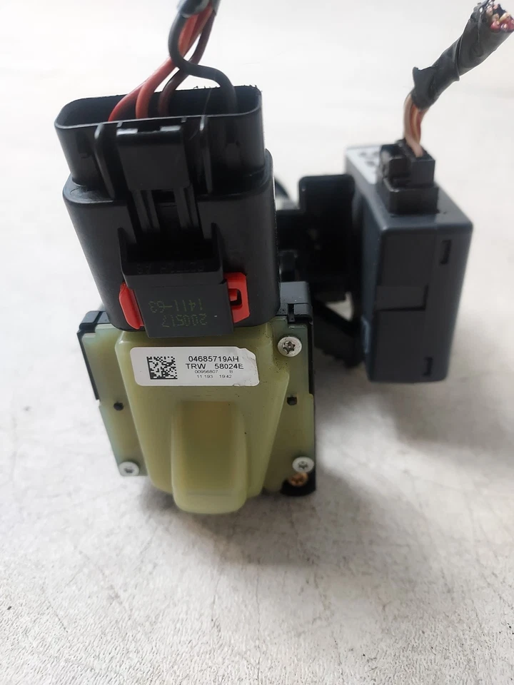 Conjunto de interruptor de encendido e inmovilizador OEM 2011-2014 Chrysler 200 2,4 L 05026165AQ Foto 4 de 4