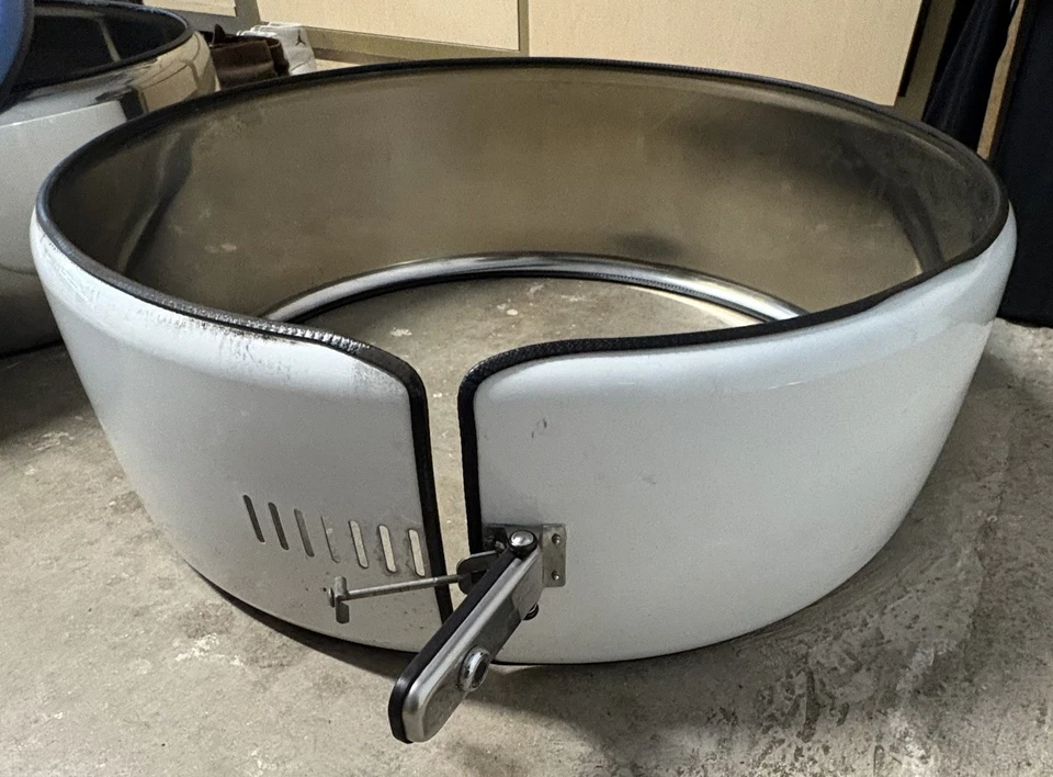 Anillo de neumático con cubierta de rueda blanca G550 G63 G500 Clase G Wagon W463 W464 OEM Mercedes Foto 2 de 3