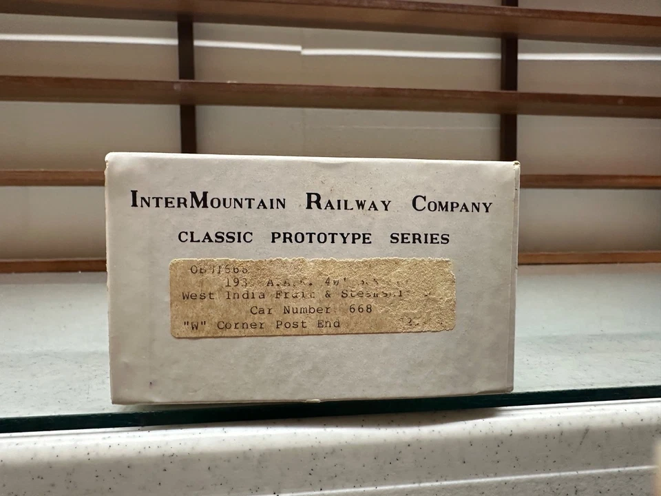 O Scale 2 Rail Intermountain Railway Co. West India Fruit & Steamship Co. Kit - Image 3 of 4