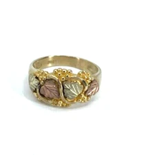 10k Tri Gold Leaves Vines Berries Ring Size 6.75