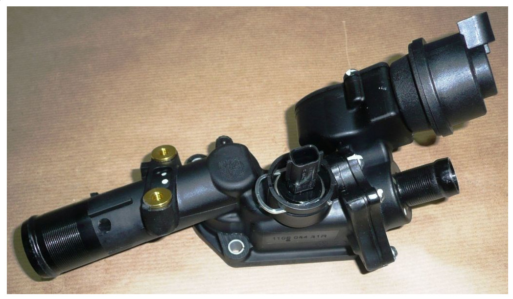 Boîtier thermostat Mégane III 1.5 dCi résout surchauffe moteur 110608431R - 2