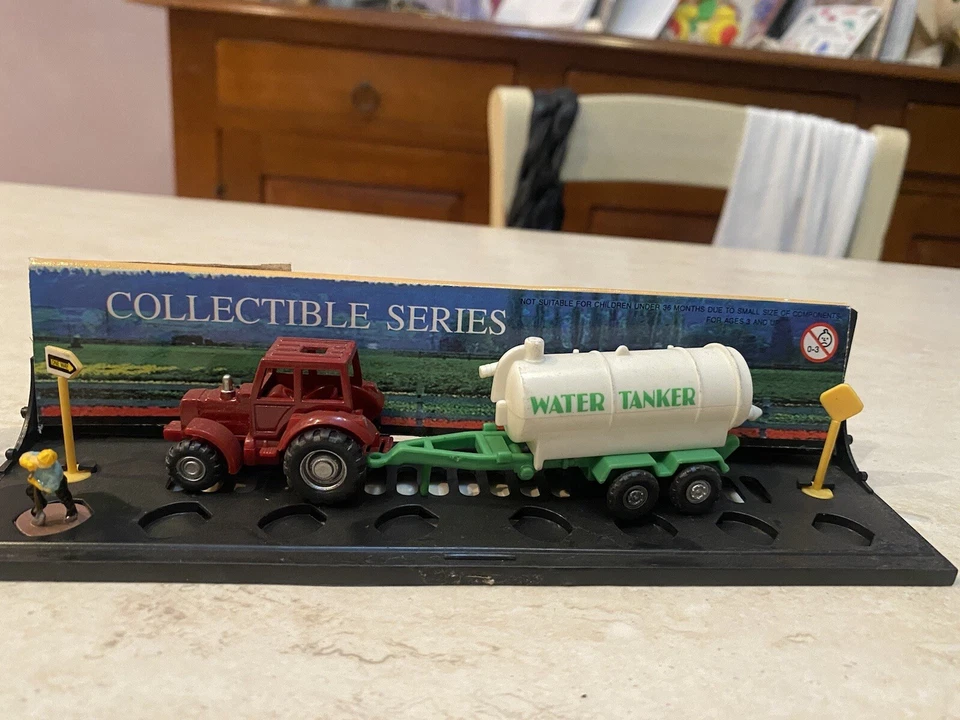 RARISSIMI TRATTORI MEZZO AGRICOLO CON CISTERNA ACQUA ADG 1:87 IN BOX COLLEZIONE - Immagine 3 di 4