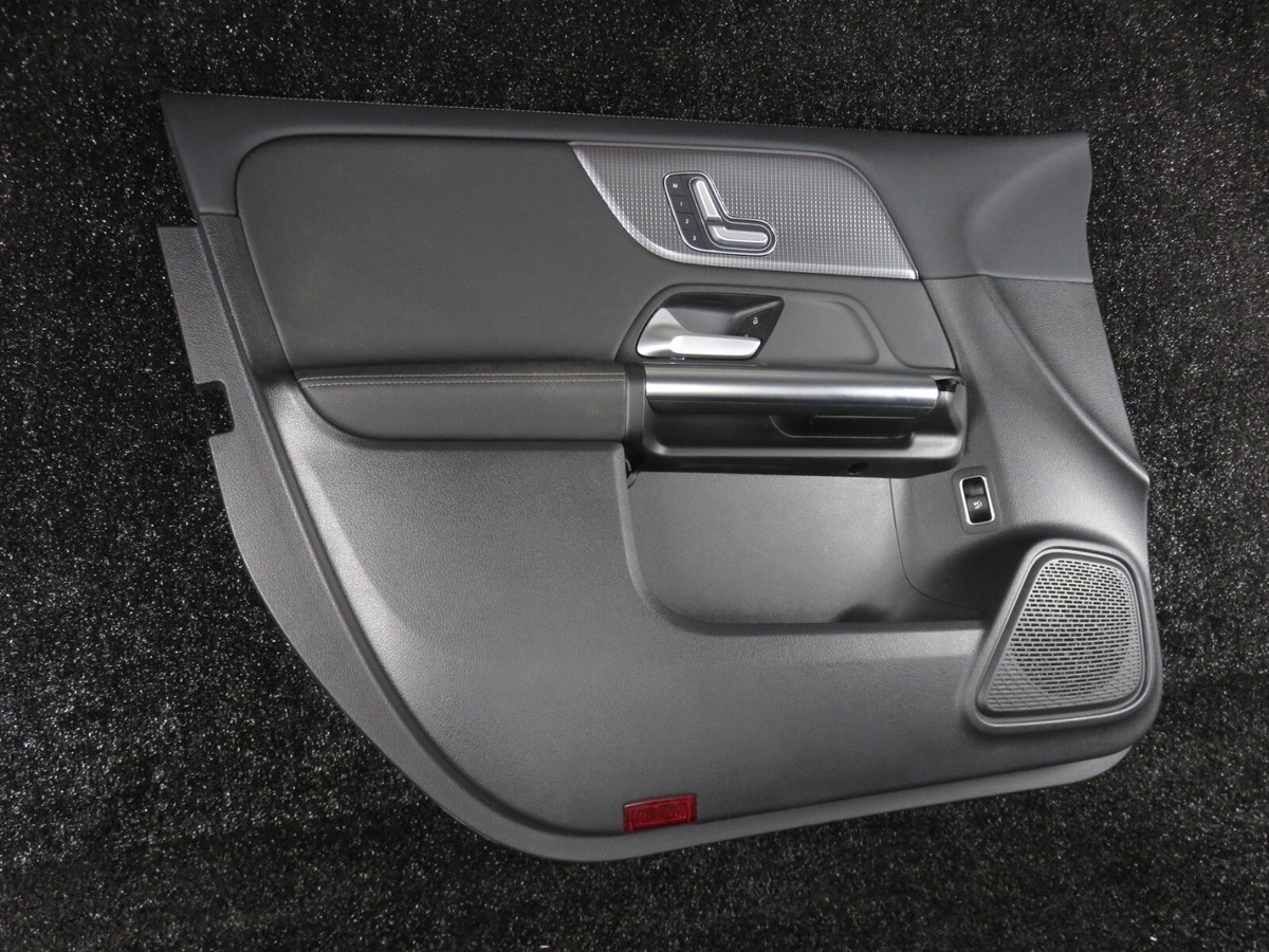 Mercedes Benz GLA250 Door Trim Panel Front Driver LH Black 20 21