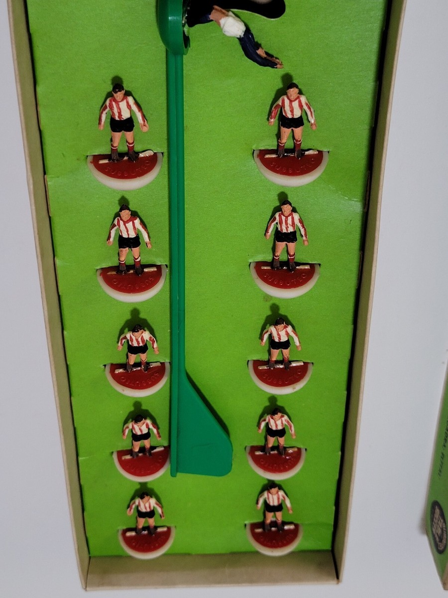 Vtg 1970's Subbuteo Table Soccer .00 Scale Team Red White Vtg 1970's Subbuteo Table Soccer .00 Scale Team Red White
