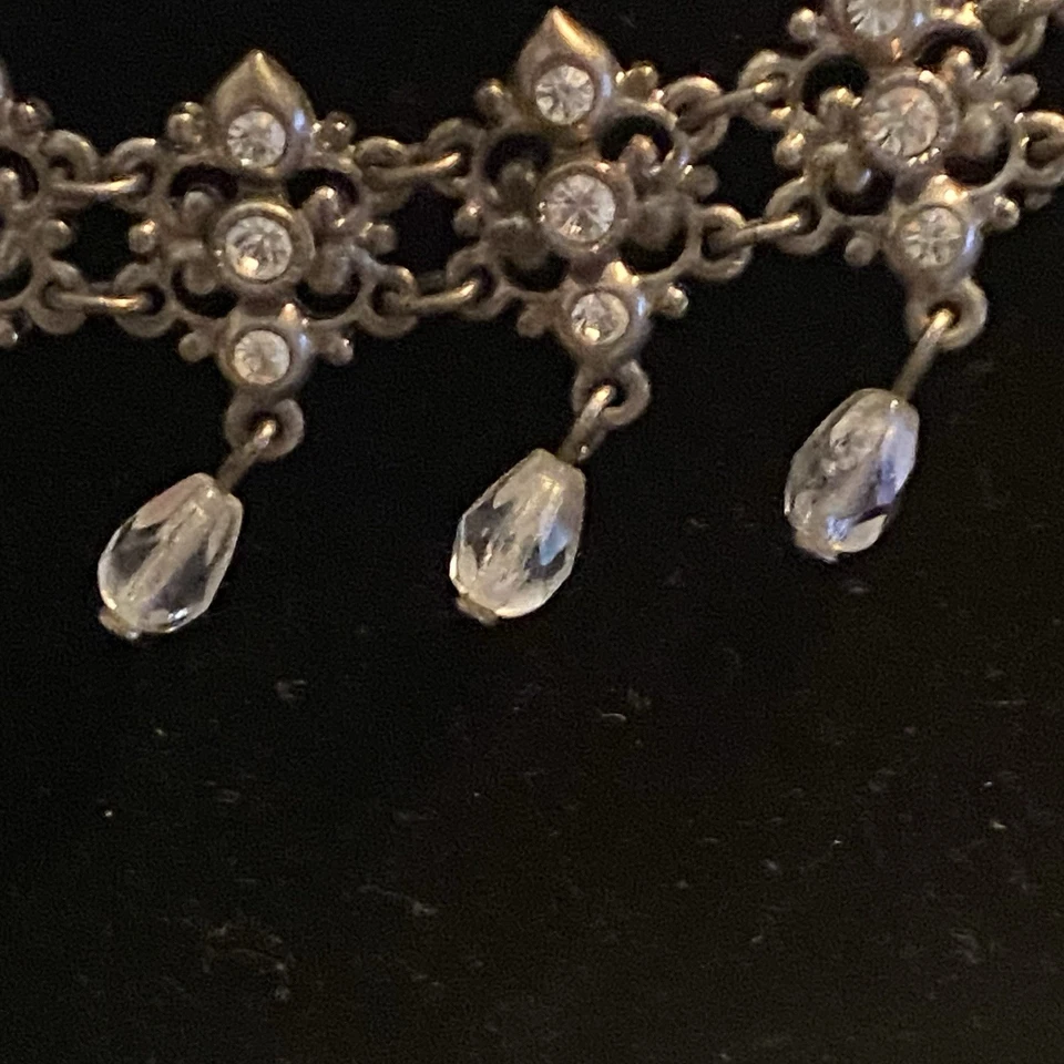 Vintage Avon FASHION Glass Necklace Victorian Revival Style Bib Silver Tone Tier - Image 3 of 4