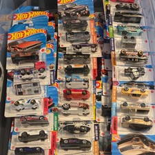 Hot Wheels  Matchbox LOT's of 25 Random selected baseline Please Read 1:64
