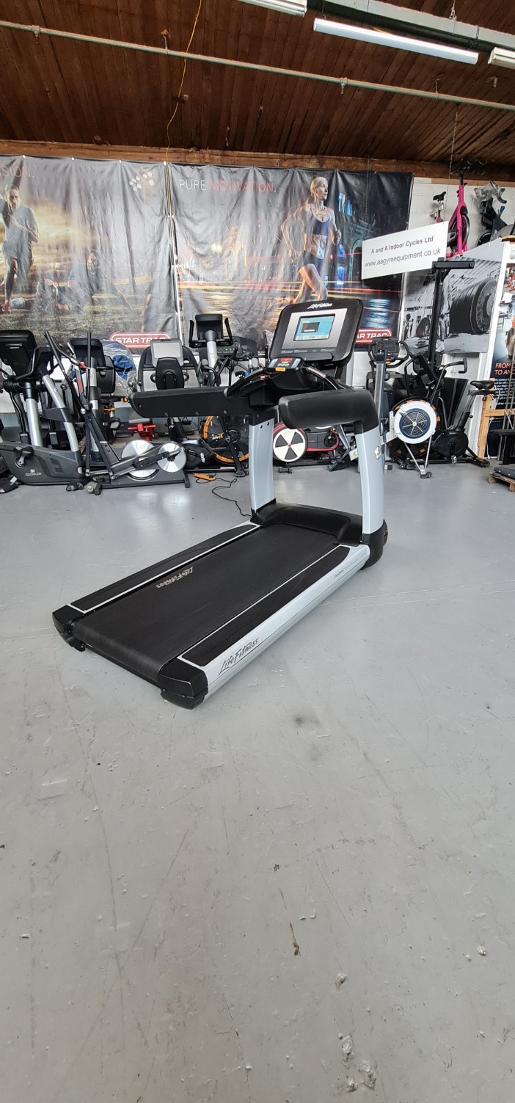Cinta de correr Serviced Life Fitness 95T consola SI equipo de gimnasio comercial