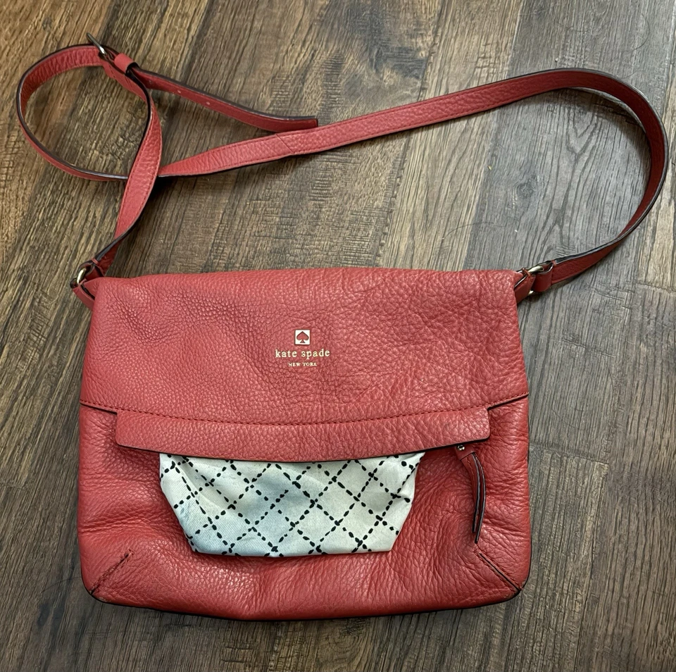 Bolso Bandolera Kate Spade NY Starla Grant Park Cartera Rojo Geranio Usado en Excelente Condición Foto 4 de 4