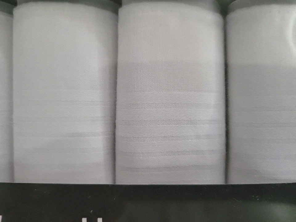 Pañuelos finos Van Heusen para hombre 100 % algodón blancos (paquete de 4) nuevos stock antiguo Foto 2 de 4