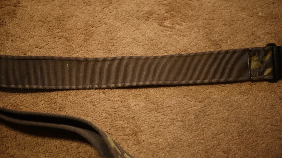 Correa de guitarra tejida clásica Dunlop D38-10GY verde camuflaje, camuflaje verde Foto 3 de 4