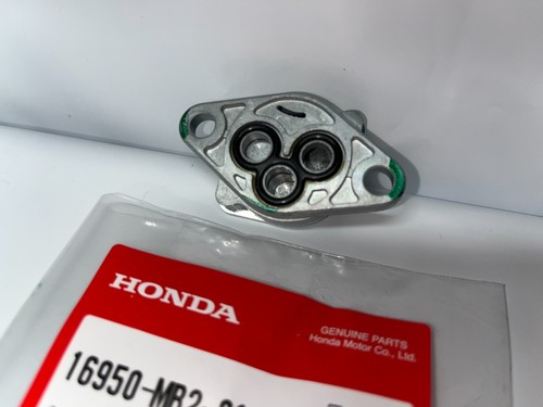 Genuine Honda Fuel Gas Petcock Valve Tap VF700 750 1000 VFR700 Interceptor NEW - 第 3/4 張圖片
