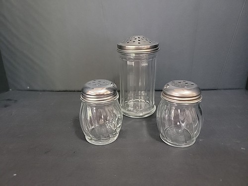 Parmesan Cheese / Hot Pepper Seed Shaker, Clear Glass Table Top Shaker Lot of 3