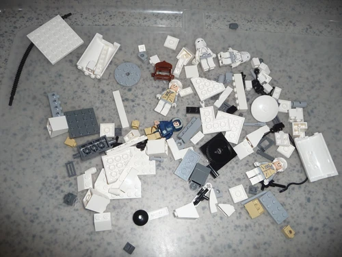 LEGO Star Wars: Echo Base (7749) - missing Tauntaun