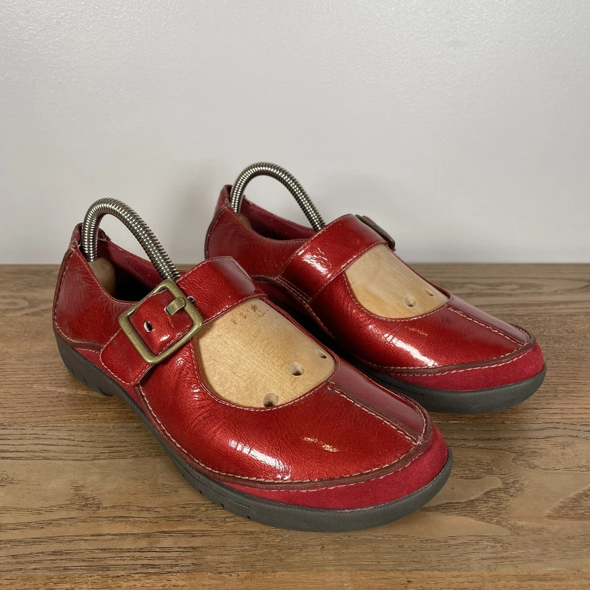 Clarks women's sale closed toe sandals