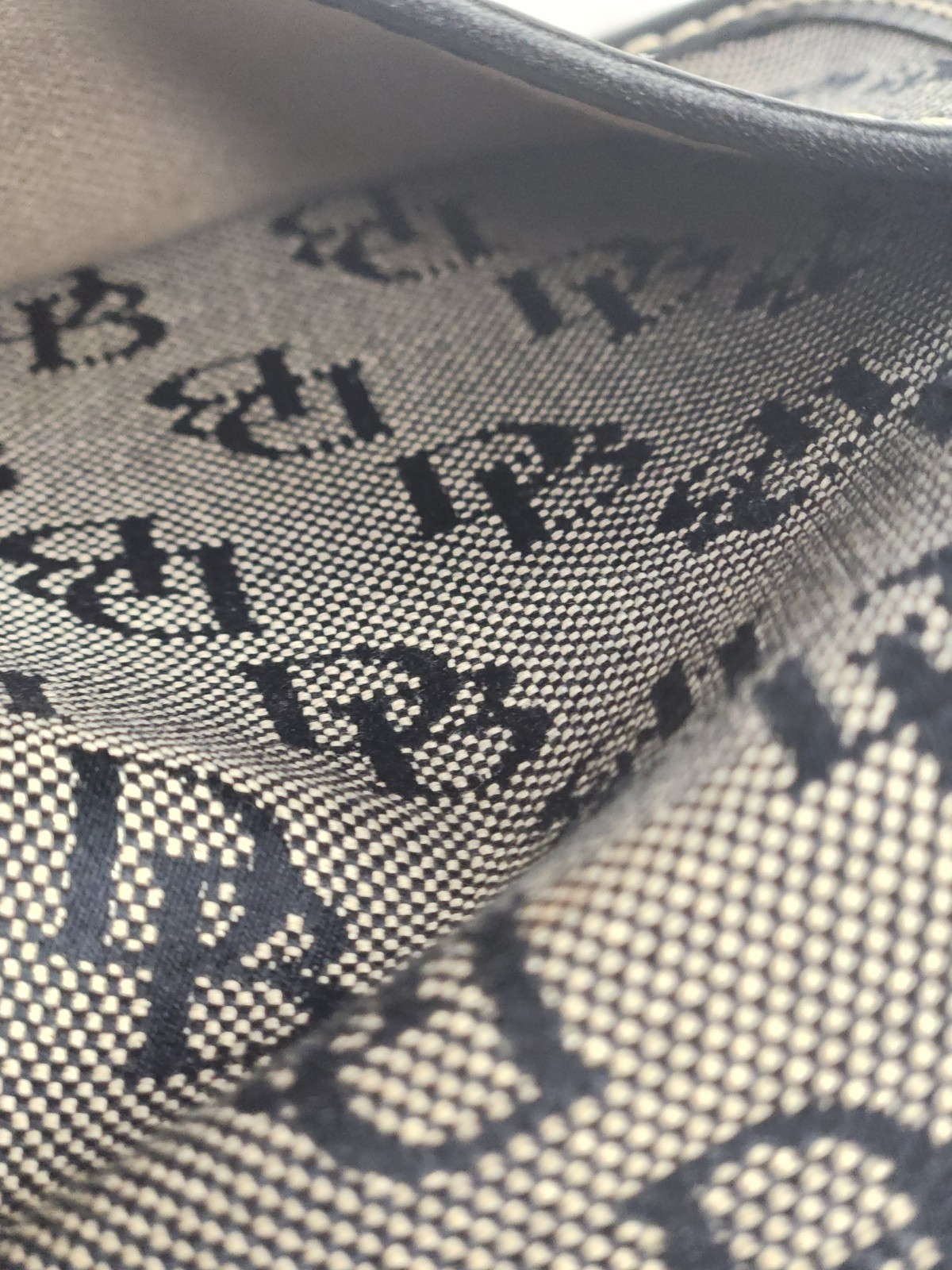 Authentic Dooney Bourke Mini Square Crossbody Fla… - image 11