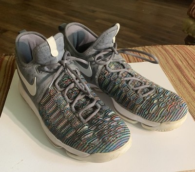 Nike KD 10 Men s Low Top Knit Sneaker Gray/Multicolor Lace Up Rubber Sole