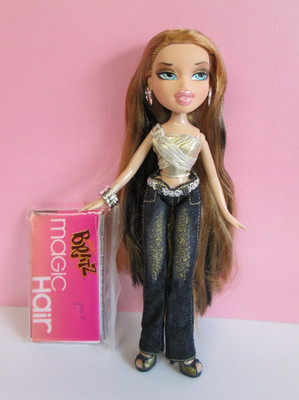Bratz Magic Hair Cloe Puppe inkl. Poster und Haarschmuck Paket.